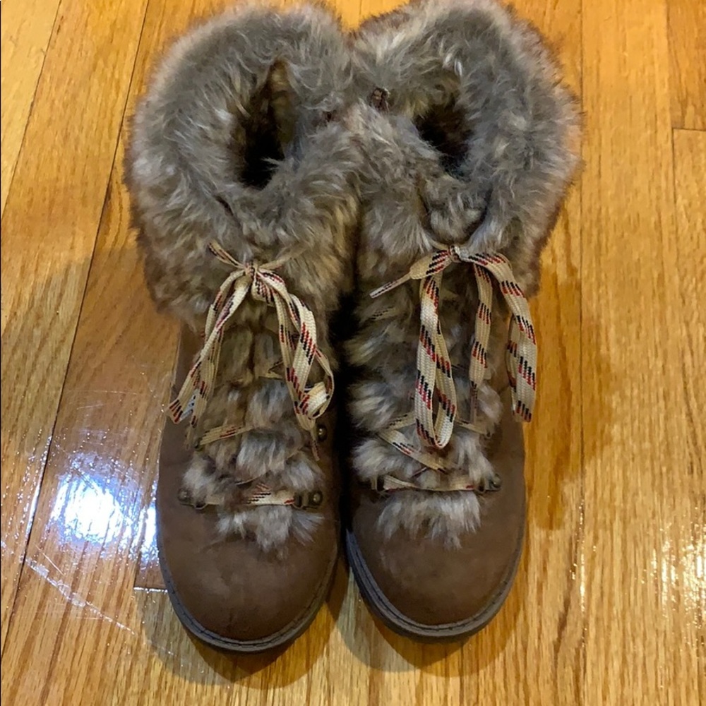 Faux fur lined boot